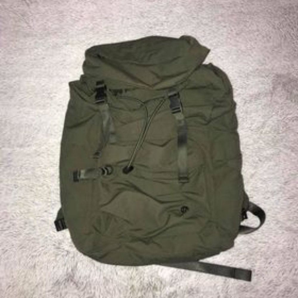 Gorgeous Lululemon olive adventure back pack